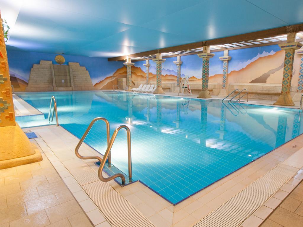 Tlh Carlton Hotel And Spa - Tlh Leisure And Entertainment Resort Torquay Exterior photo